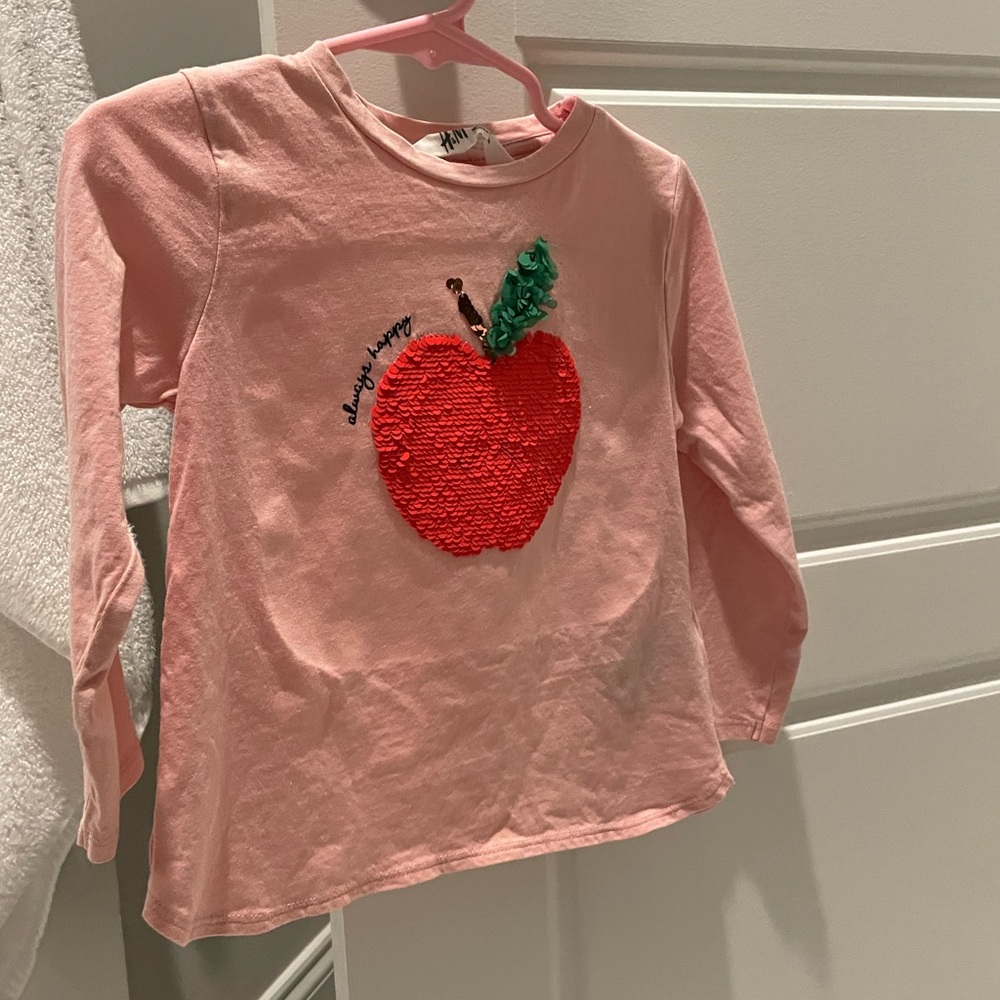 Adorable H&M apple top 4T